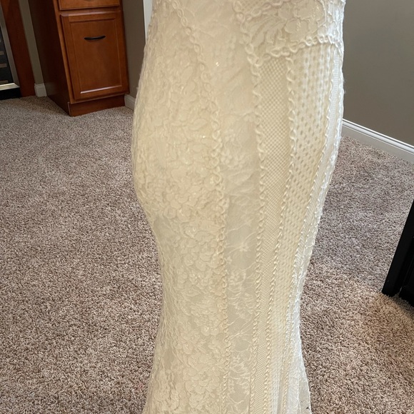 Wedding dress -lace - Picture 3 of 13
